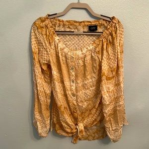 BRAND NEW!! Buckle Women’s top